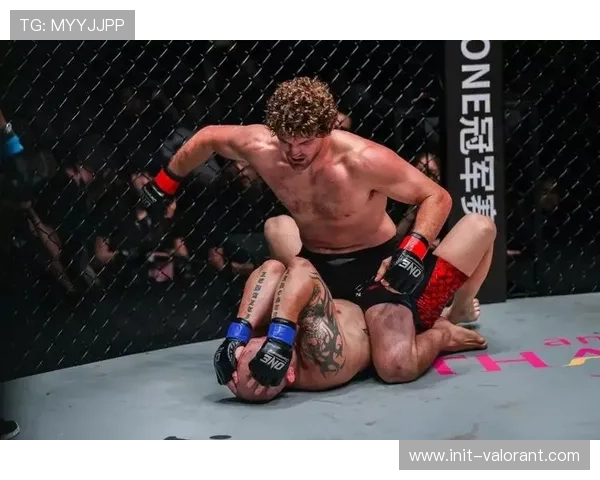 本·阿斯克伦批评阿斯皮纳尔-矫情抱怨-，引发粉丝讨论